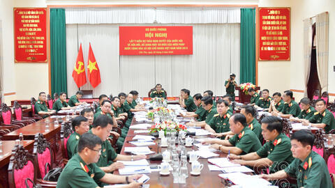 PHÁT HUY TRÍ TUỆ, TRÁCH NHIỆM TRONG GÓP Ý DỰ THẢO  NGHỊ QUYẾT SỬA ĐỔI, BỔ SUNG HIẾN PHÁP NĂM 2013