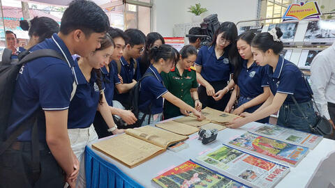 VIẾT TIẾP DÒNG CHẢY TRUYỀN THỐNG