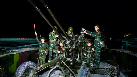 PHÁT HUY TRUYỀN THỐNG ANH HÙNG, QUYẾT TÂM BẢO VỆ VỮNG CHẮC VÙNG TRỜI TÂY NAM BỘ