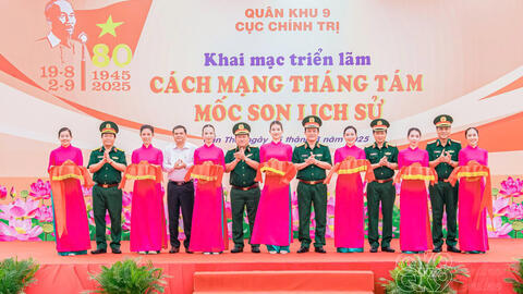 Cục Chính trị Quân khu 9: Khai mạc triển lãm "Cách mạng Tháng Tám - Mốc son lịch sử"
