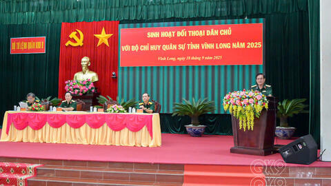 Tư lệnh Quân khu, sinh hoạt đối thoại dân chủ tại Vĩnh Long