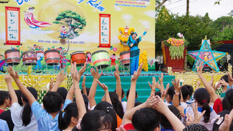 Trung thu ấm áp nghĩa tình