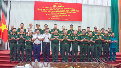 Đẩy mạnh công tác khoa học quân sự