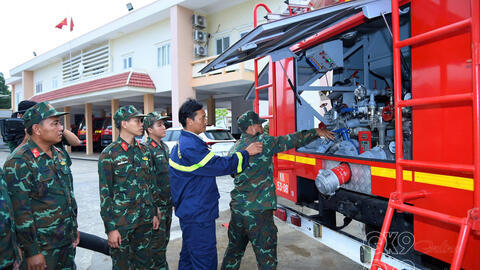 Bộ CHQS tỉnh Cà Mau: Tập huấn sử dụng xe chữa cháy, xe bồn chở nước