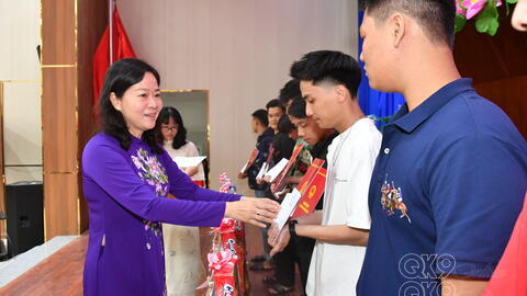 Tỉnh An Giang trao Quyết định gọi nhập ngũ