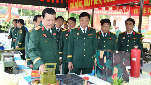 Lực lượng vũ trang Quân khu: Quán triệt thực hiện “2 kiên định, 2 đẩy mạnh, 2 ngăn ngừa” và phương châm “5 vững”