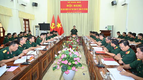 Bàn giao nhiệm vụ Bí thư Đảng ủy, Chính ủy Sư đoàn 8