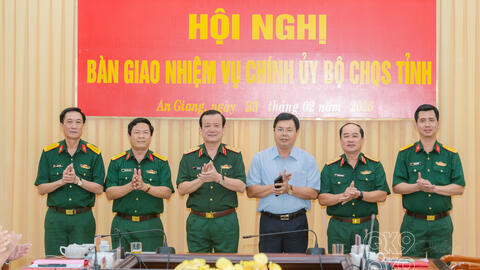 Bàn giao nhiệm vụ Chính ủy Bộ CHQS tỉnh An Giang, Đồng Tháp
