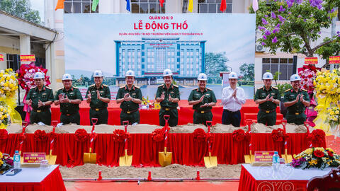 Động thổ xây dựng Khu điều trị nội trú Bệnh viện Quân y 120