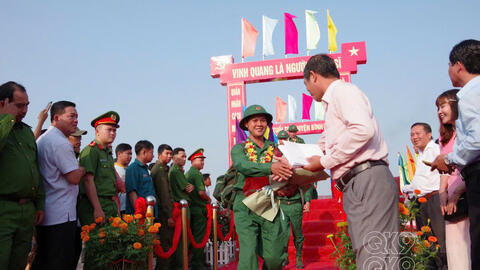 Bước chân đầy tự hào