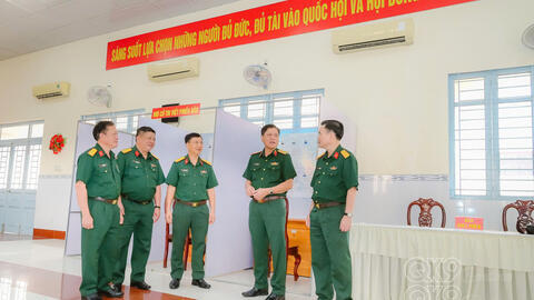 Quân khu kiểm tra công tác chuẩn bị bầu cử