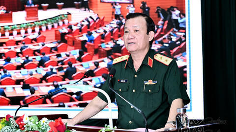Quân khu thông báo nhanh kết quả Hội nghị lần thứ 2 Ban Chấp hành Trung ương Đảng khoá XIV
