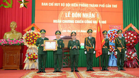Bộ đội Biên phòng thành phố Cần Thơ đón nhận Huân chương Chiến công hạng Nhì