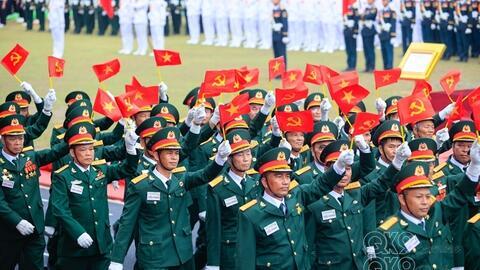 Đề xuất nâng mức hỗ trợ lên 5 tháng tiền lương với sĩ quan nghỉ hưu trước hạn tuổi