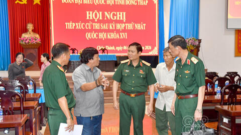 Đại tướng Nguyễn Tân Cương tiếp xúc cử tri tại Đồng Tháp