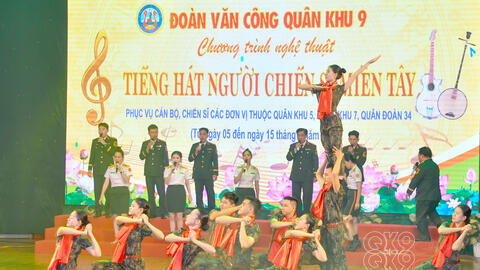 Cục Chính trị Quân khu 9 giao nhiệm vụ Đoàn Văn công lưu diễn tại Quân khu 5, Quân khu 7 và Quân đoàn 34