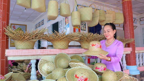 Giữ lửa nghề nón bàng buông