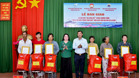 Cần Thơ bàn giao 30 căn nhà "Đại đoàn kết" cho các hộ dân khu vực biên giới biển