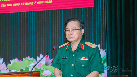 Thiếu tướng Nguyễn Minh Triều, Phó Tư lệnh Quân khu chủ trì hội nghị sơ kết công tác hậu cần, kỹ thuật 6 tháng đầu năm 2026