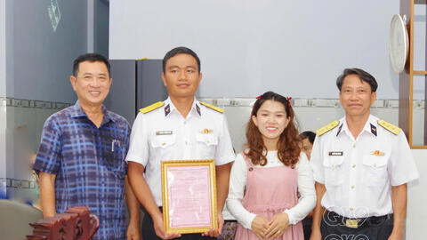 Lữ đoàn 962, bàn giao nhà đồng đội