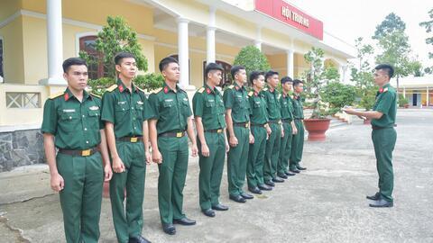 Quân khu 9 trao Quyết định điều động 123 học viên tốt nghiệp đào tạo cấp phân đội năm 2026