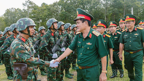 Sư đoàn 330 tăng cường xây dựng chính quy, quản lý kỷ luật