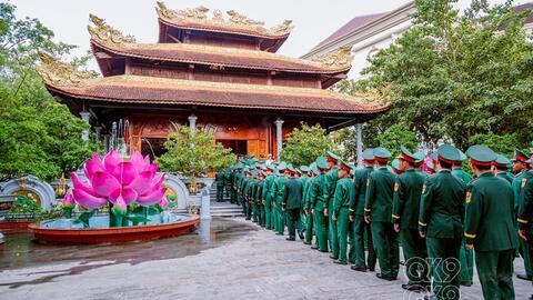 Quân khu 9 dâng hương tưởng niệm Chủ tịch Hồ Chí Minh, tri ân Anh hùng liệt sĩ