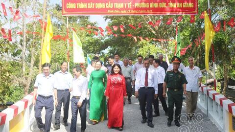 Lữ đoàn Pháo binh 6, Quân khu 9 góp 200 ngày công xây dựng cầu